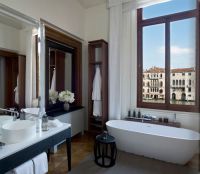 Aman canal grande 33 room